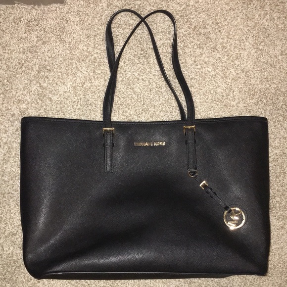 ❌SOLD❌Authentic MK Tote (Add’l Photos) - Picture 6 of 8
